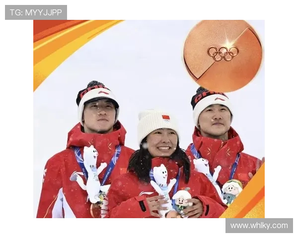 王心迪决赛失误摔倒徐梦桃安慰